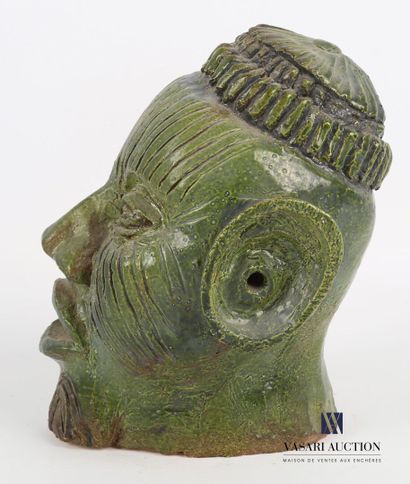 null UZAC François (1926-2022)

Sujet en terre cuite émaillée vert figurant un homme...