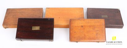 null Lot de cinq boites en bois de placage comprenant compas, tire-lignes et autres...