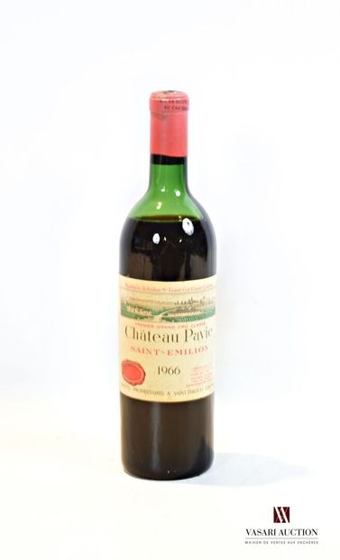 null 1 bouteille	Château PAVIE	St Emilion 1er GCC	1966

	Et. un peu tachée. N : mi...