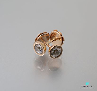 Pair of ear studs in pink gold 750 thousandth...