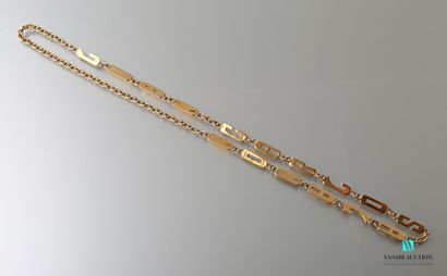 null Necklace in yellow gold 750 thousandths, links jaseron and links forming letters...