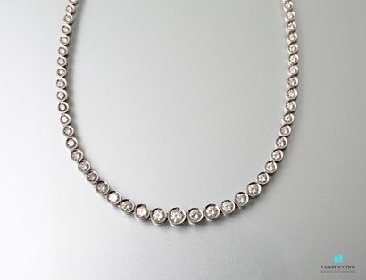 null Necklace river in white gold 750 thousandths decorated with 57 diamonds in closed...