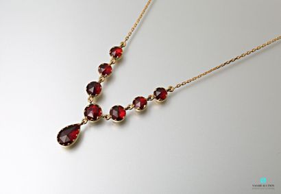 Necklace drapery, the chain in yellow gold...