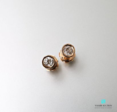 null Pair of ear studs in pink gold 750 thousandth set with old cut diamonds 

Gross...