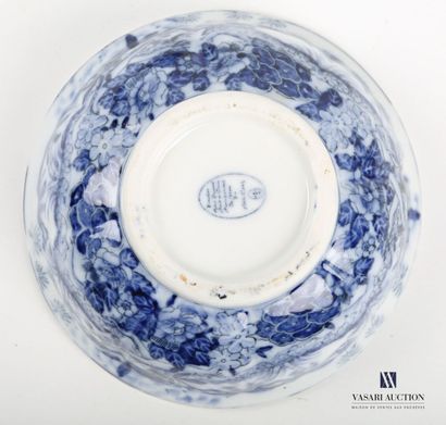 null CHINE - ADELE CAREY

Pot pourri en porcelaine blanche de forme sphérique, la...