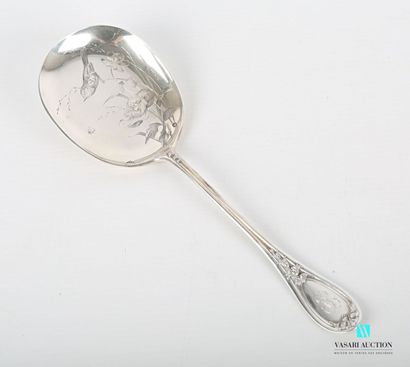 null Silver ice-cream scoop, the handle decorated with fillets ending with a medallion...