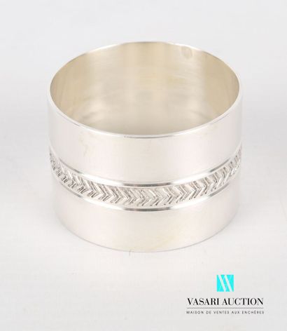 null Silver napkin ring, round shape, the body decorated with a frieze of chevrons...