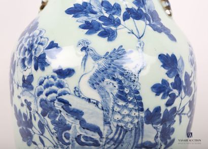 null CHINA

Porcelain vase of baluster form with blue monochrome decoration of a...