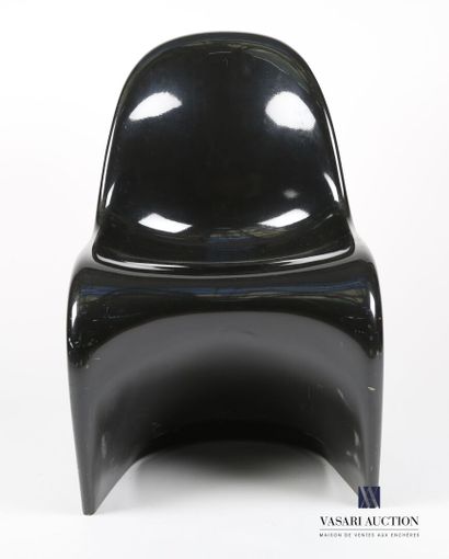 null PANTON Verner (1926-1998)

Black plastic chair.

Edition Herman Miller - Label...