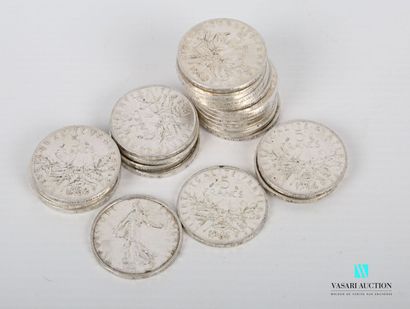 null Lot de pièces de 5 francs en argent comprenant : douze pièces pour l'année 1960,...