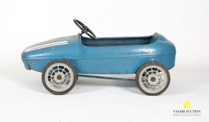 null Pedal car in blue lacquered sheet metal

(dents, corrosion, paint chips)

Height...