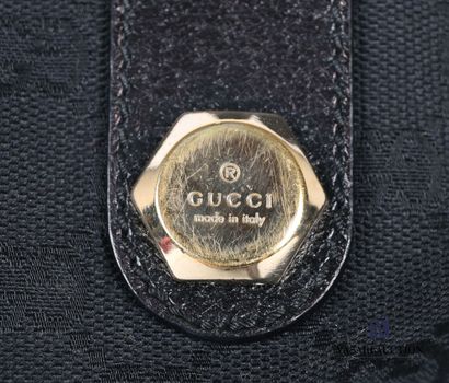 null Sac noir vintage de marque Gucci 

Haut. : 31 cm - Larg. : 35 cm

(usures)