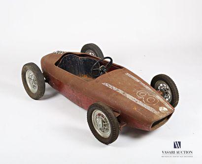 null Pedal car in sheet metal - number 8

(dents, heavy corrosion, paint chips)

Height...