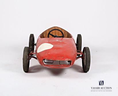 null Red lacquered sheet metal racing car with pedals

(dents, corrosion, jumps of...