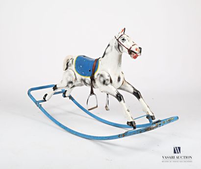 null Rocking horse in lacquered sheet metal of mark TRIANG, the tail in rubber, stirrups...