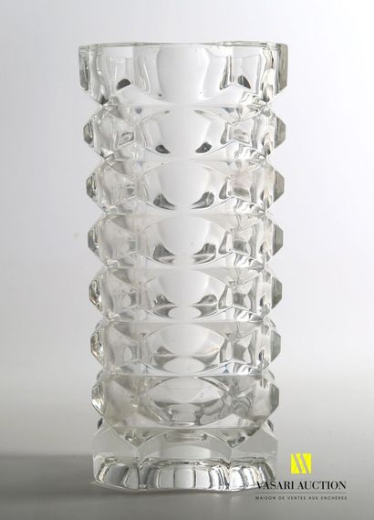 null Vase en verre moulé à décor facetté d'alvéoles.

(usures)

Haut. : 25 cm