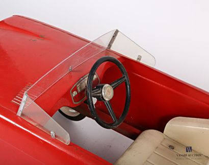 null SIMCA car with pedals in red lacquered sheet metal

(dents, corrosion, missing)

Height...