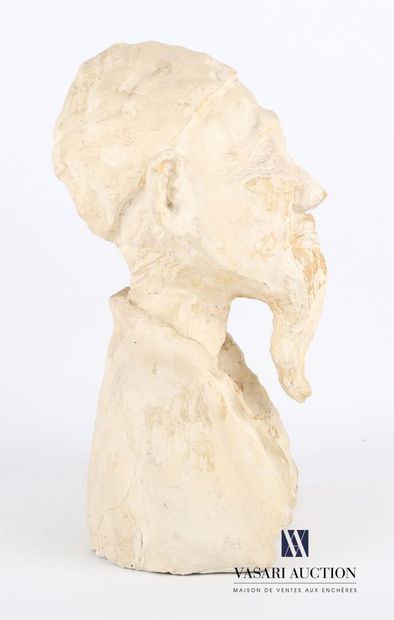 null UZAC François (1926-2022)

Sujet en terre cuite blanche figurant le buste d'un...