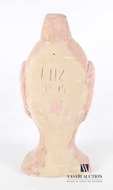 null UZAC François (1926-2022)

Sujet en pierre reconstituée figurant une femme à...
