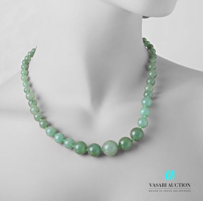 null Collier en perles d'aventurine de 6,5 mm à 14 mm disposées en chute, le fermoir...