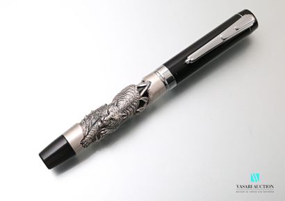 null Black lacquered metal pen decorated with a silver tiger.

Gross weight : 72,03...