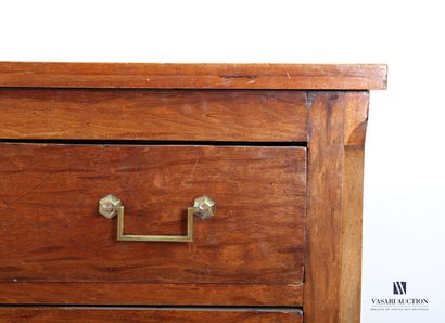 null Natural wood chest of drawers, the tray of rectangular form, it opens in front...