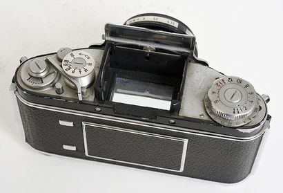 null Exakta Varex IIa Ihagee Dresden silver camera with Berogon 35mm f/3.5 lens

Missing...