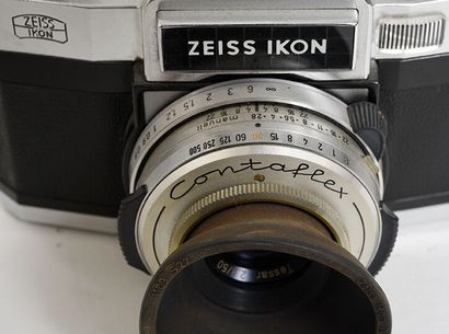 null Chrome-plated silver camera Zeiss Ikon Contaflex, with Carl Zeiss Tessar 50mm...
