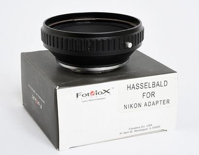 null Adapter ring, brand Fotodiox to put a Hasselblad lens on a Nikon camera,

with...