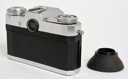 null Chrome-plated silver camera Zeiss Ikon Contaflex, with Carl Zeiss Tessar 50mm...