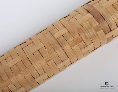 null GABON - FANG

Palaver cane of tubular form in braided straws.

(slight wear).

Length...