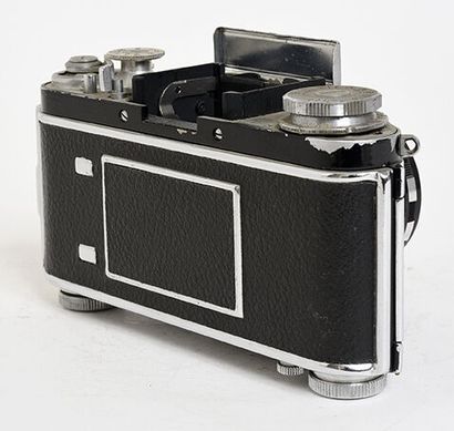null Exakta Varex IIa Ihagee Dresden silver camera with Berogon 35mm f/3.5 lens

Missing...