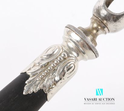 null Blackened wooden handle, it is surmounted by a silver plated metal ring decorated...