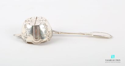 null Silver tea-passer, the handle decorated with nets and ribbons is decorated with...
