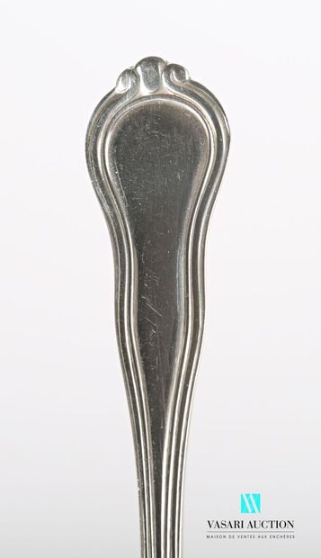 null Silver sauce spoon, the violin handle decorated with net is finished by scrolls.

Weight...