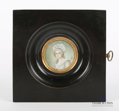 null MINGO (XIX-XXth century)

Portrait of an elegant woman

Miniature

diameter...