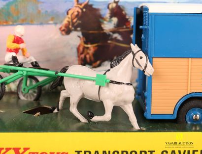 null DINKY TOYS MECCANO TRIANG (FR)

Transport Saviem de chevaux de courses avec...