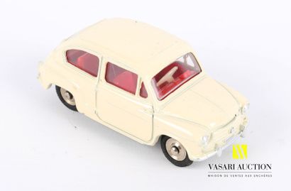 null DINKY TOYS (FR)

Lot of two vehicles : Fiat 600D Ref 520 - Simca 1500 Ref 523...