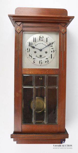 null Carillon clock in molded natural wood, it opens in front of a leaf decorated...
