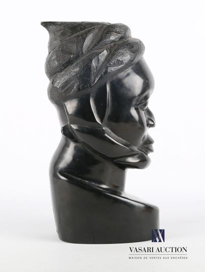 null Head of a man in ebony 

(cracks and accident)

Height : 34 cm Height : 34 ...