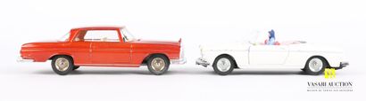 null DINKY TOYS (FR)

Lot de deux véhicules : Peugeot 404 Pininfarina cabriolet Réf...