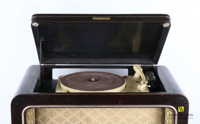 null CLARSON Radio-Phono Favori, the upper part opening on a record player

Height...