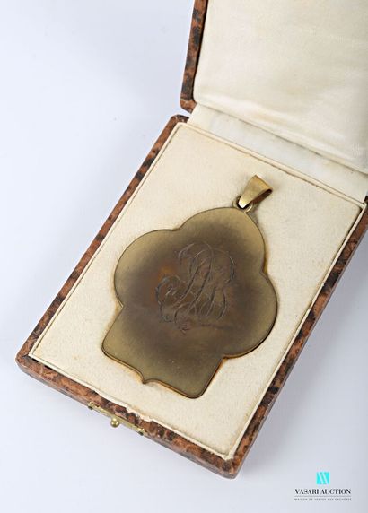 null Médaille pendentif en bronze et bronze argenté de forme trilobé présentant en...