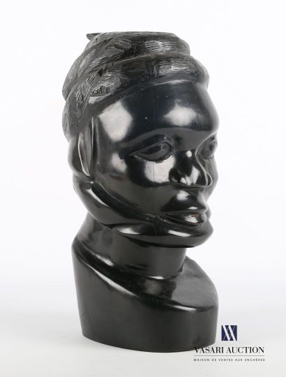 null Head of a man in ebony 

(cracks and accident)

Height : 34 cm Height : 34 ...