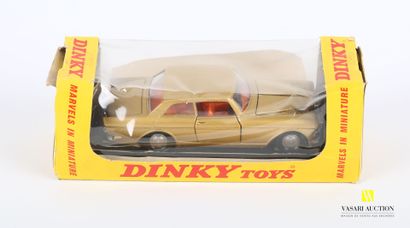 null DINKY TOYS MECCANO (GB)

Nine boxes : Aston Martin DB5 - Rolls Ryce silver cloud...