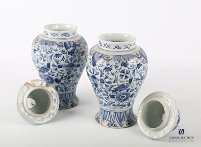 null DELFT

Pair of covered earthenware vases of baluster shape decorated with flowers...