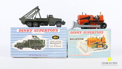 null DINKY SUPERTOYS (FRANCE MECCANO)

Military brockway truck with boat deck 884

Bulldozer...