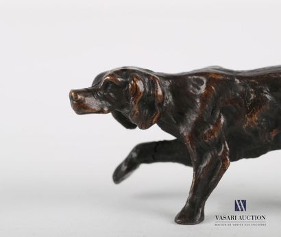 null Subject in bronze with brown patina representing a spaniel at the stop

Height...