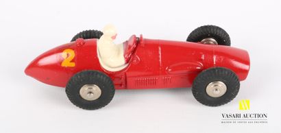 null DINKY TOYS (FR)

Lot of two vehicles : Maserati Sport 2000 Ref 22A - Ferrari...