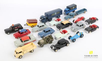 null Lot including ten seven Dinky Toys without box : French SNCF truck - Panhard...